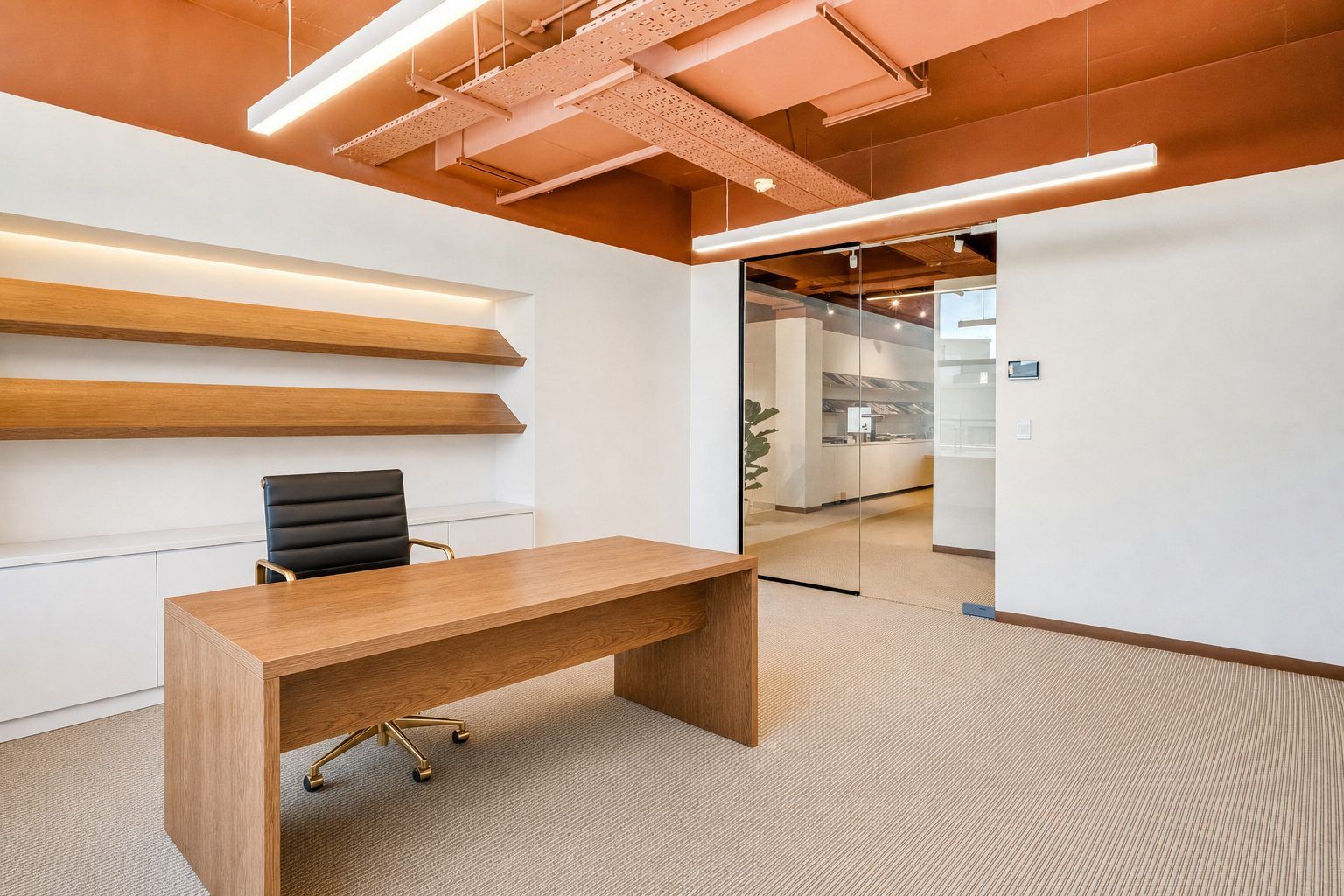 Office 4: bright, private and efficiently proportioned